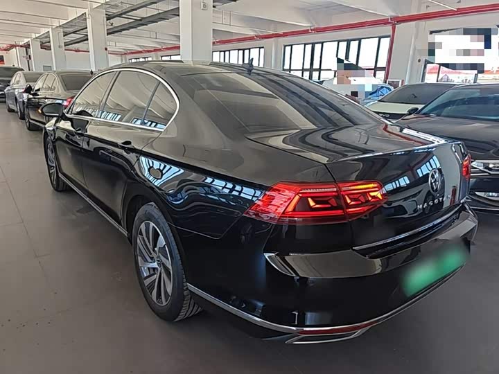 Volkswagen Magotan GTE Hybrid, 2023 — фото 5 из 9