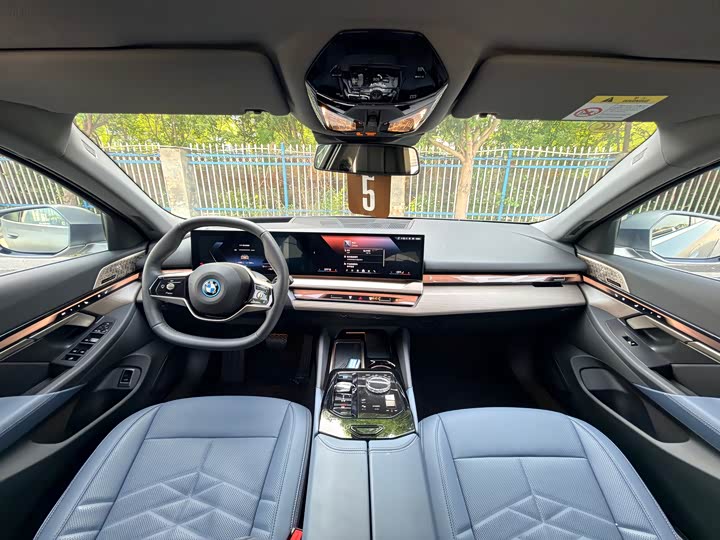 BMW i5, 2025 — фото 5 из 7