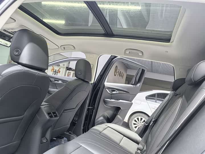 Buick Envision Plus, 2023 — фото 7 из 9