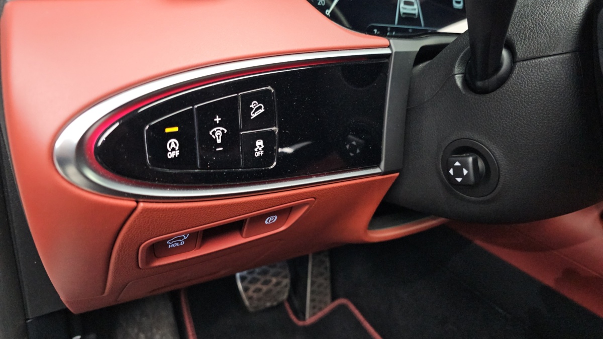 Genesis GV70, 2023 — фото 12 из 12