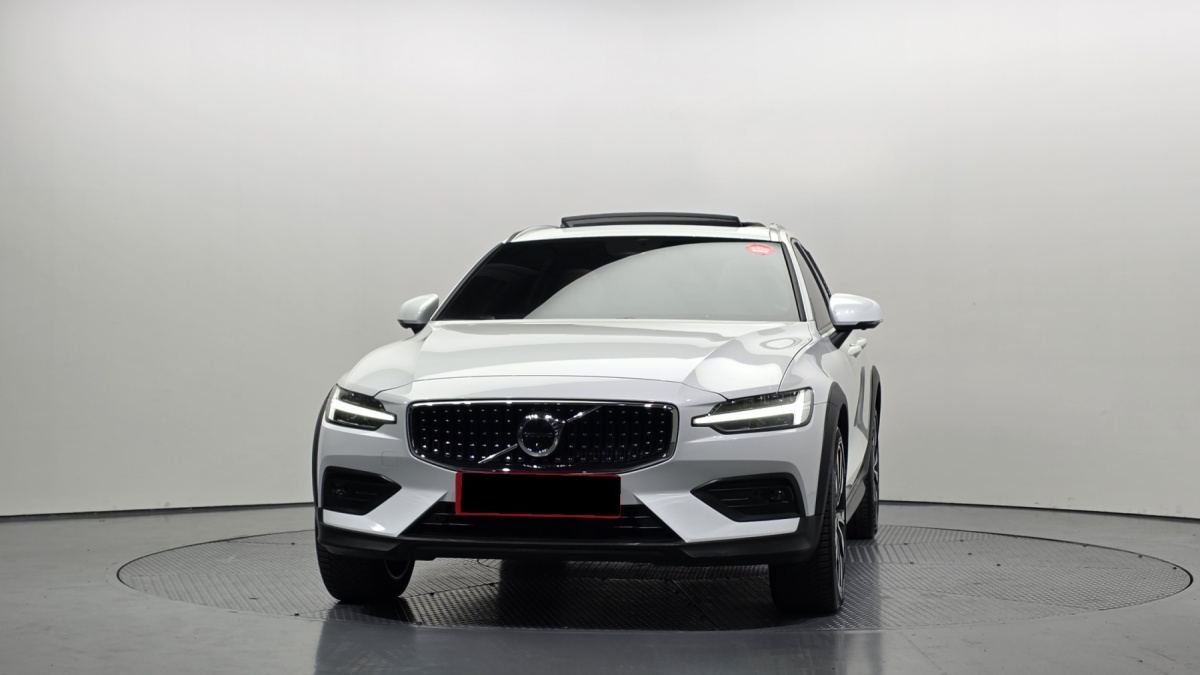Volvo V60, 2023 — фото 3 из 12
