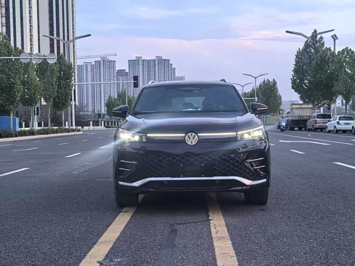 Volkswagen Tiguan L Pro, 2025 — фото 2 из 9