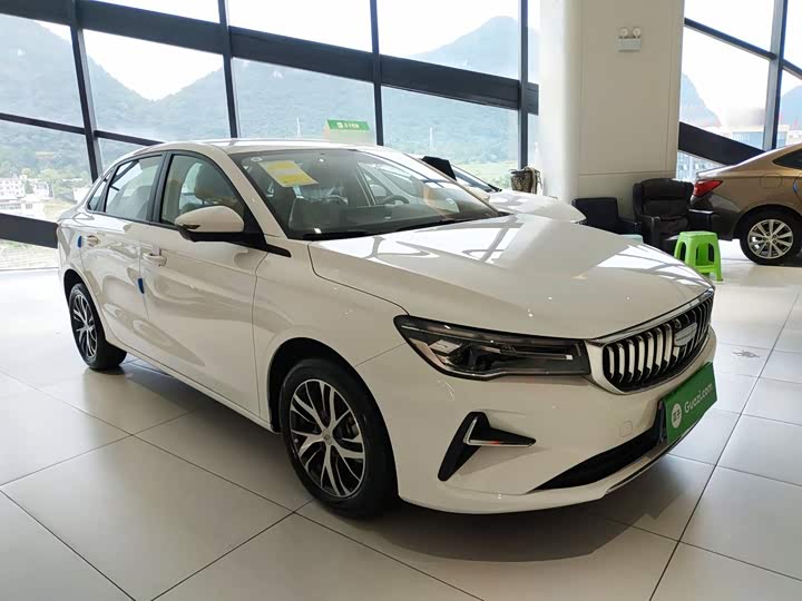 Geely Emgrand, 2025 — фото 4 из 9
