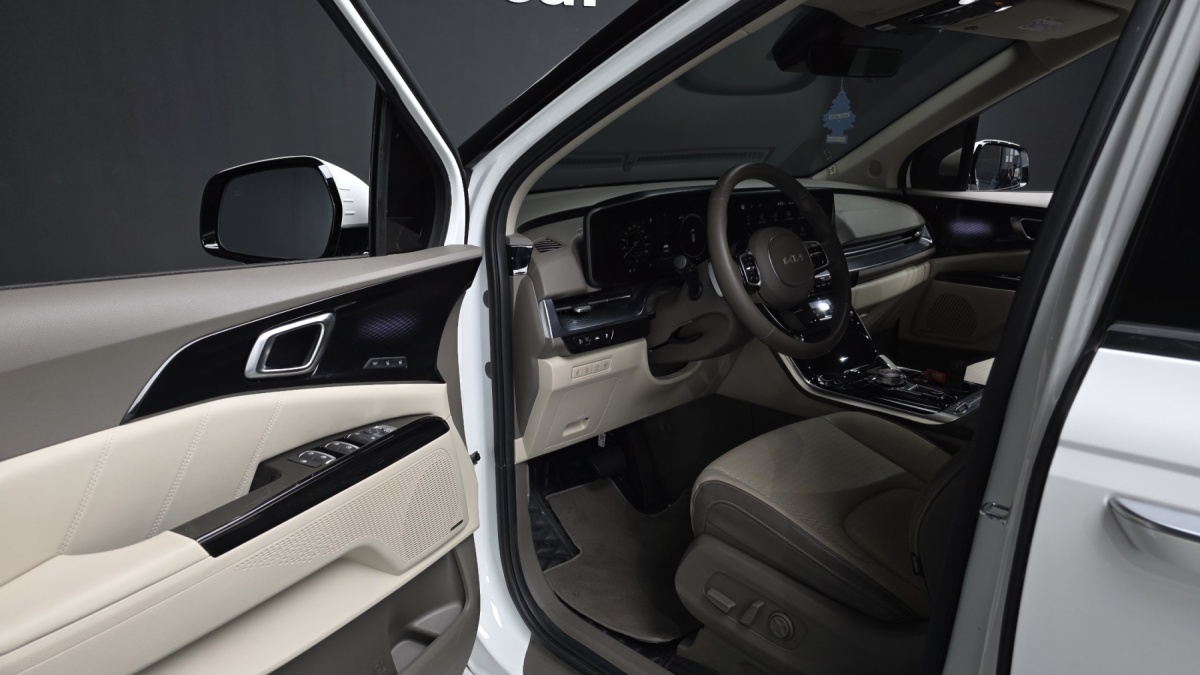 Kia Carnival, 2022 — фото 10 из 12