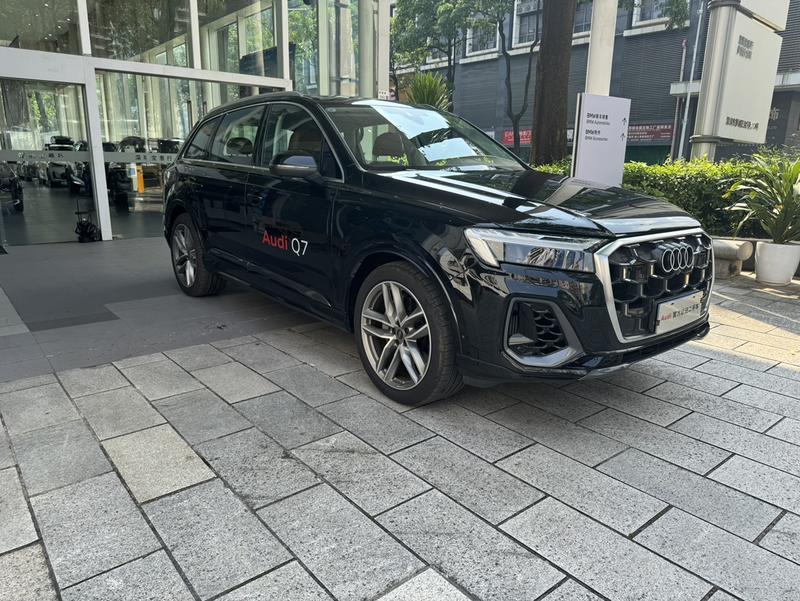 Audi Q7, 2025 — фото 3 из 12