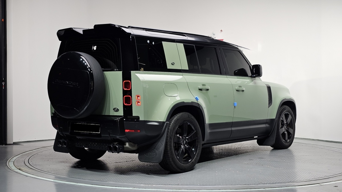 Land Rover Defender, 2023 — фото 2 из 12