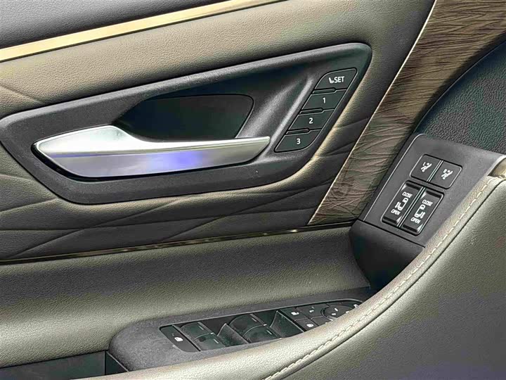 Toyota Alphard, 2023 — фото 9 из 9