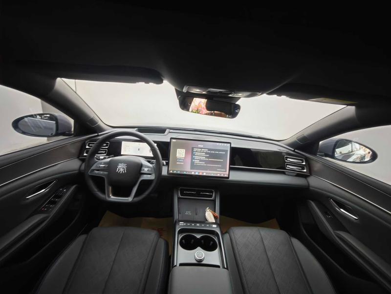 BYD Qin L, 2025 — фото 7 из 10
