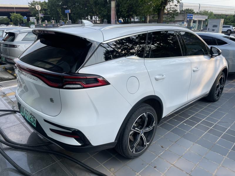 BYD Tang Hybrid/EV, 2021 — фото 3 из 9