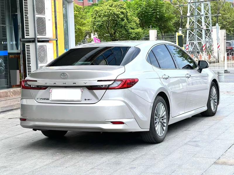 Toyota Camry, 2024 — фото 6 из 9