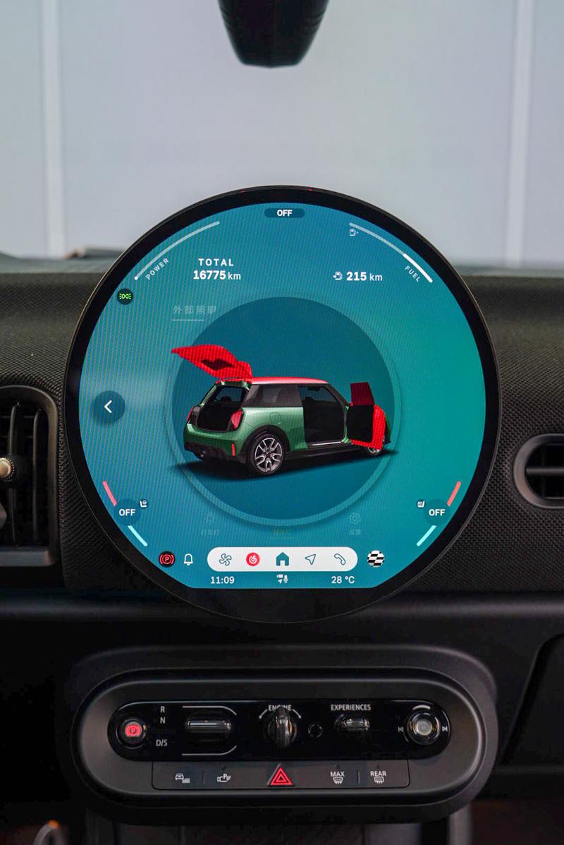 Mini Mini JCW, 2025 — фото 9 из 12