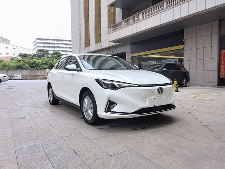 Changan Eado EV, 2026 — фото 7 из 9