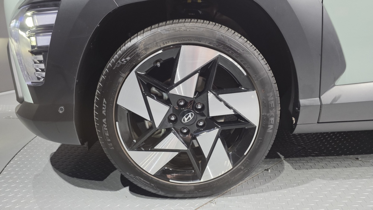 Hyundai Kona, 2023 — фото 5 из 12