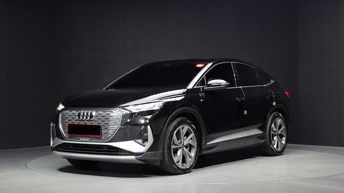 Audi Q4 e-tron, 2022 — купить в Москве под ключ