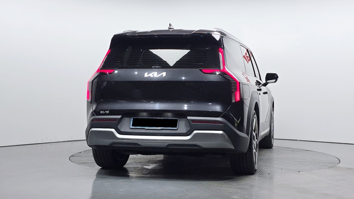 Kia EV9, 2023 — фото 4 из 12