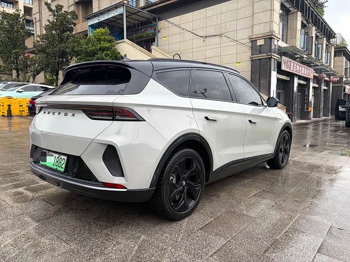 BAIC Arcfox Alpha T, 2023 — фото 8 из 9
