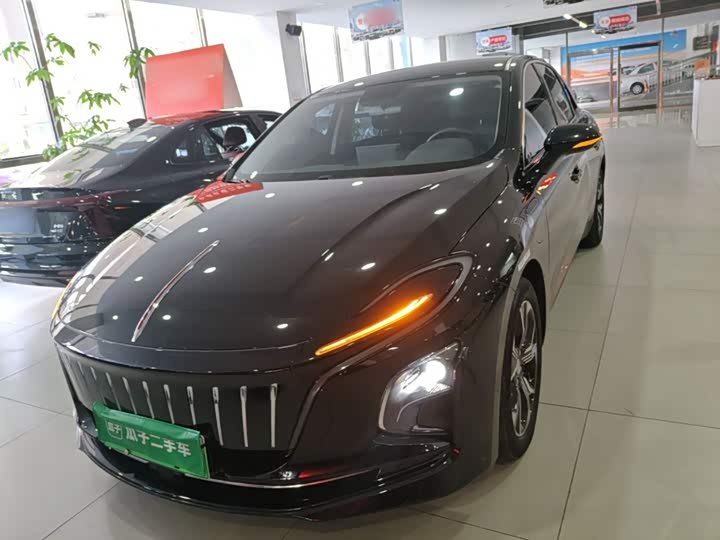 Hongqi E-QM5, 2023 — купить в Ульяновске под ключ