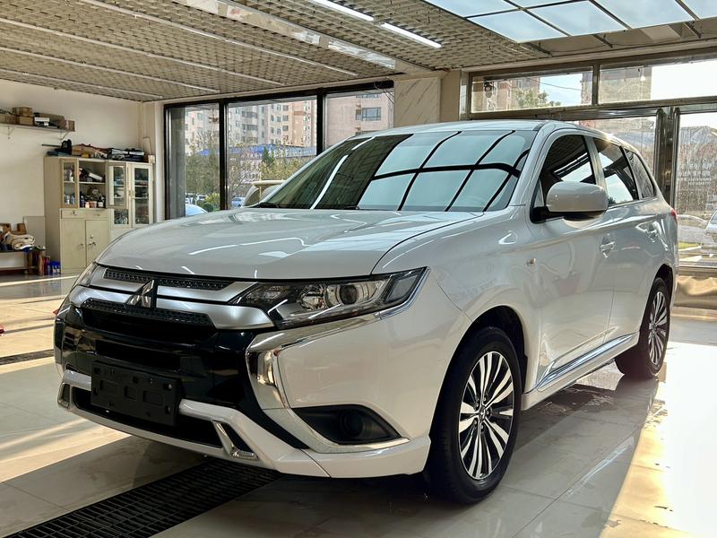 Mitsubishi Outlander, 2022 — купить в Орле под ключ