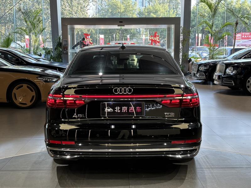 Audi A8, 2023 — фото 5 из 12