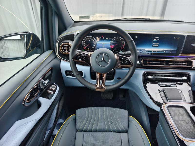 Mercedes-Benz V-Class, 2025 — фото 12 из 12