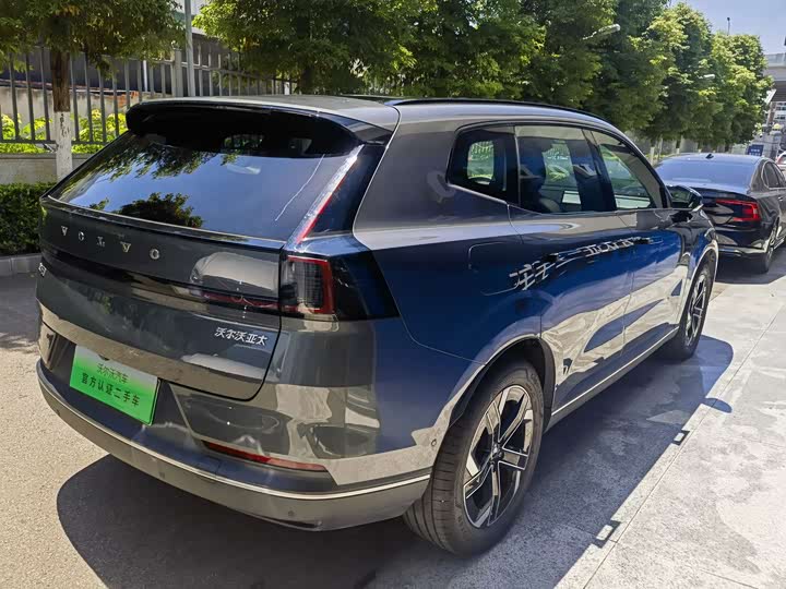 Volvo XC70 Hybrid, 2025 — фото 6 из 9