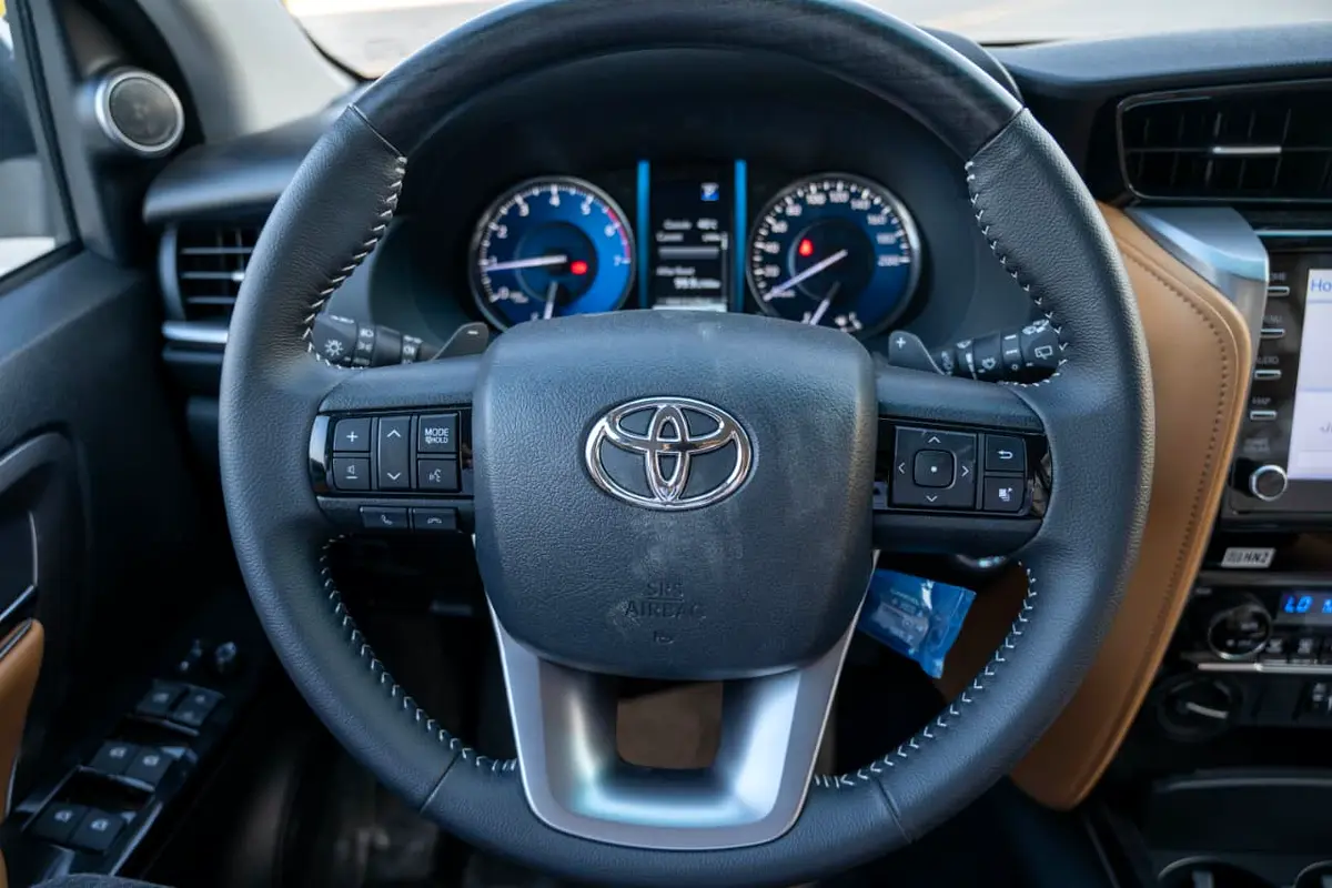 Toyota Fortuner, 2026 — фото 6 из 10