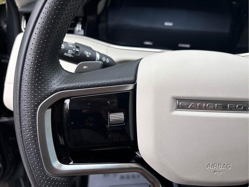 Land Rover Range Rover Evoque L, 2023 — фото 11 из 12