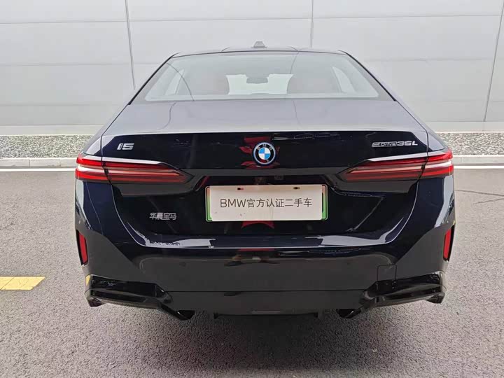BMW i5, 2025 — фото 4 из 9