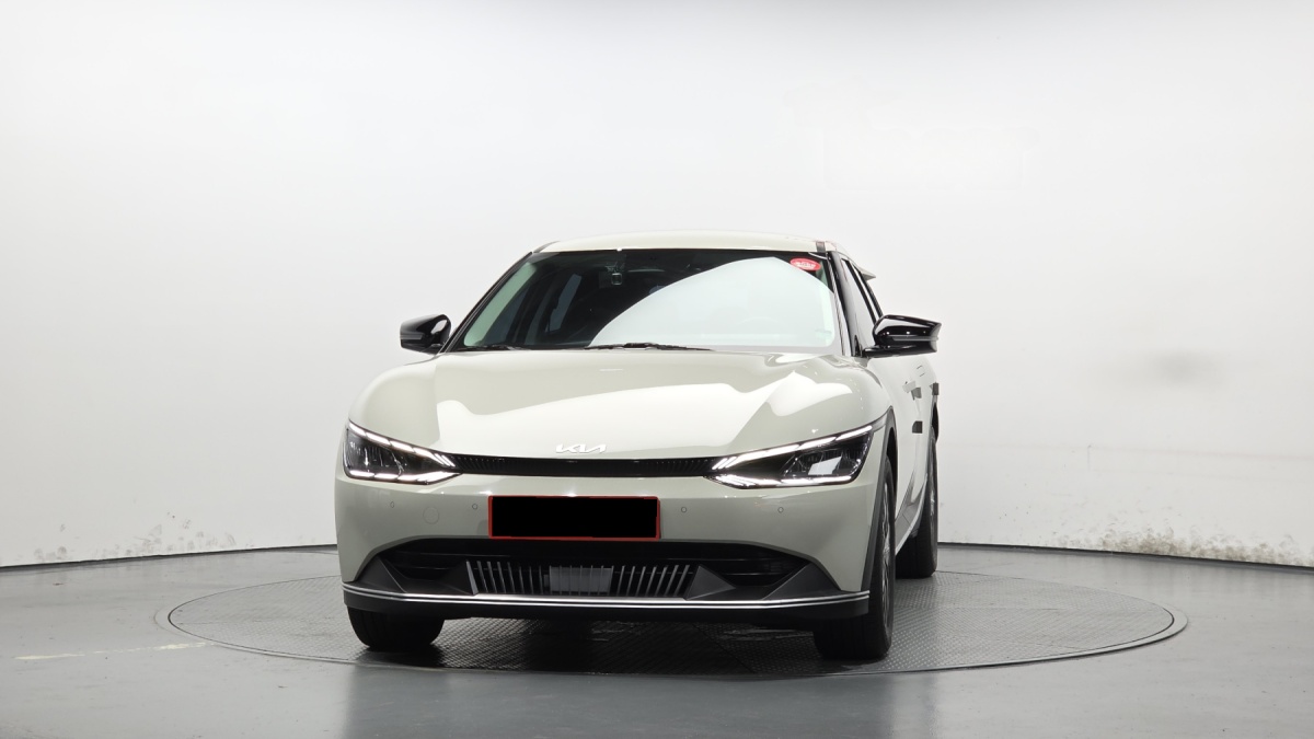 Kia EV6, 2023 — фото 3 из 12