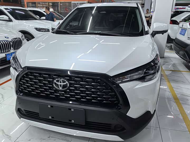Toyota Corolla Cross, 2024 — фото 2 из 9