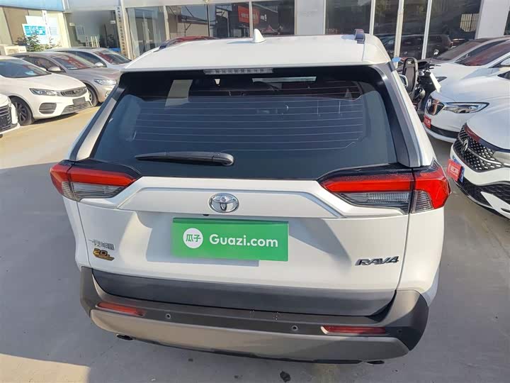 Toyota RAV4, 2023 — фото 6 из 9