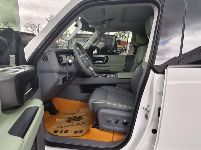 BAIC Beijing BJ40 Hybrid, 2025 — фото 8 из 12