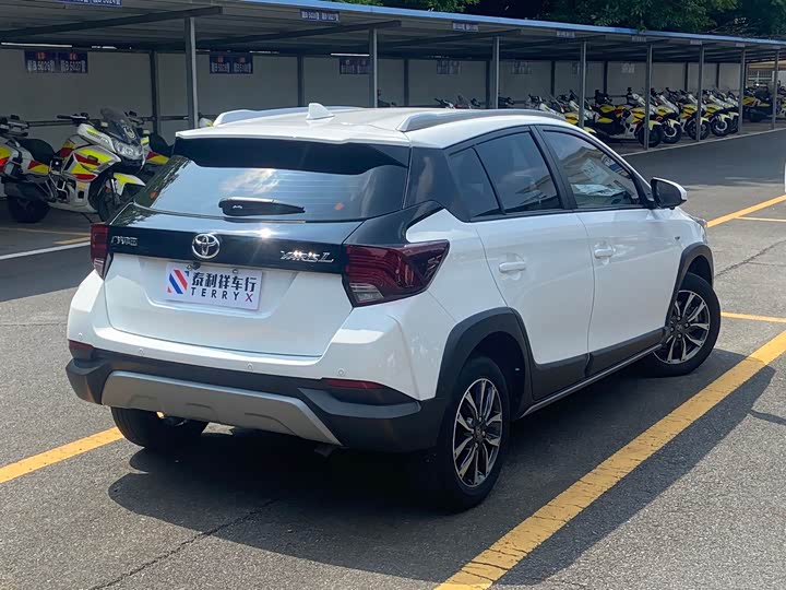Toyota Yaris L Hatchback, 2022 — фото 4 из 9