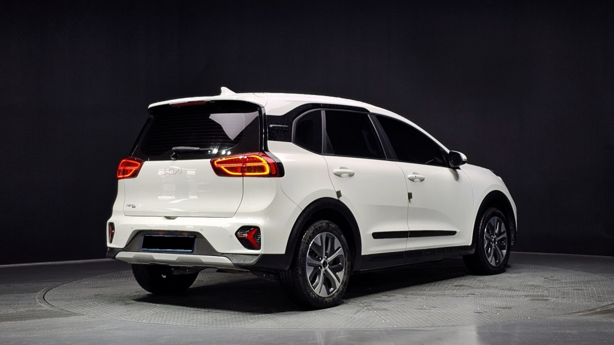 Kia Niro, 2022 — фото 2 из 12