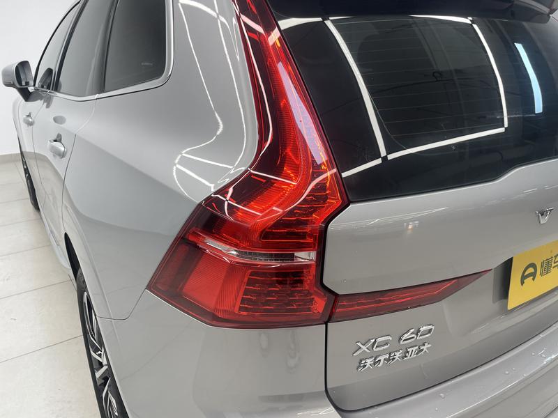 Volvo XC60, 2023 — фото 10 из 12