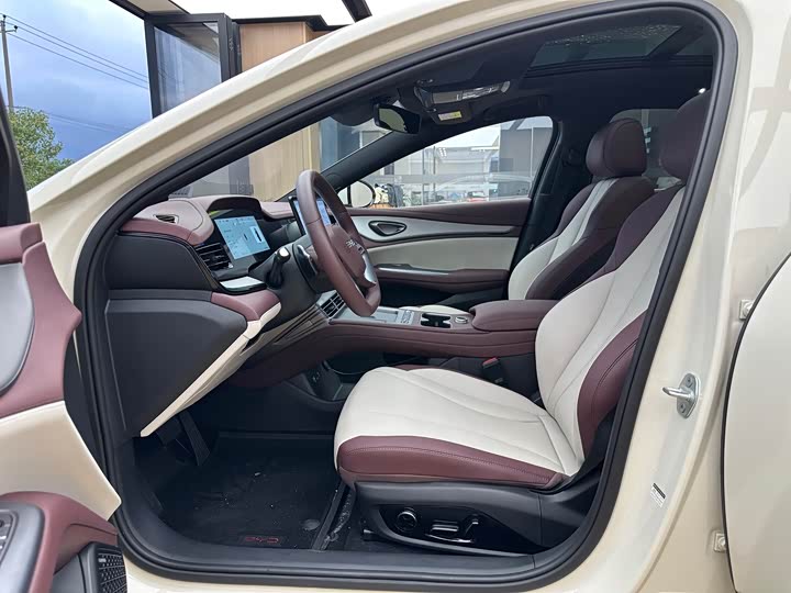BYD Seal 07 DM-i Hybrid, 2025 — фото 9 из 9