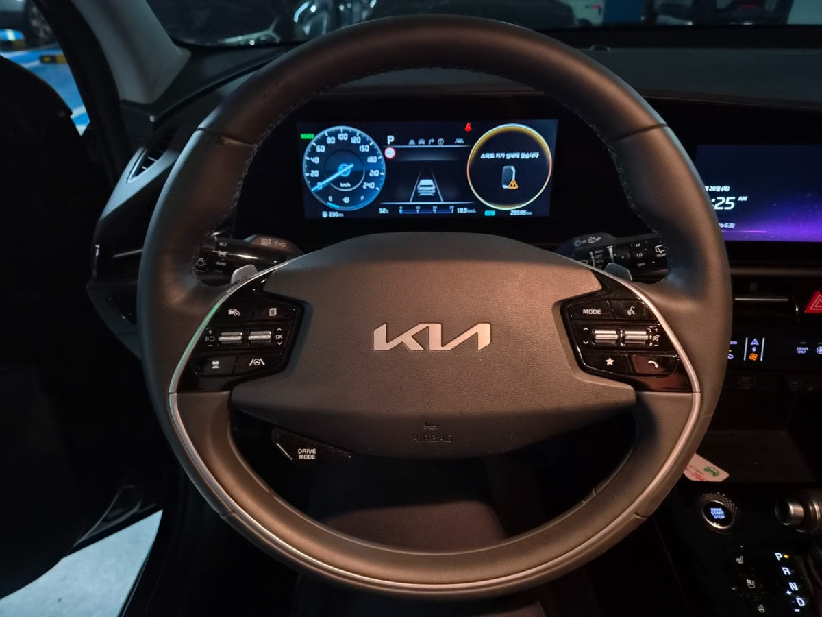 Kia Niro, 2022 — фото 6 из 8
