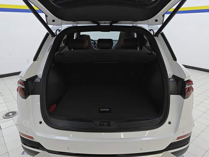 BYD Song Pro Hybrid, 2022 — фото 4 из 9