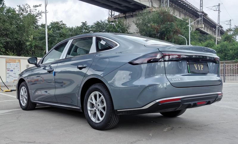 Geely Galaxy Starshine 6, 2026 — фото 4 из 10