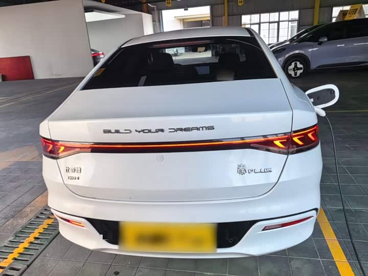 BYD Qin Plus, 2023 — фото 6 из 9