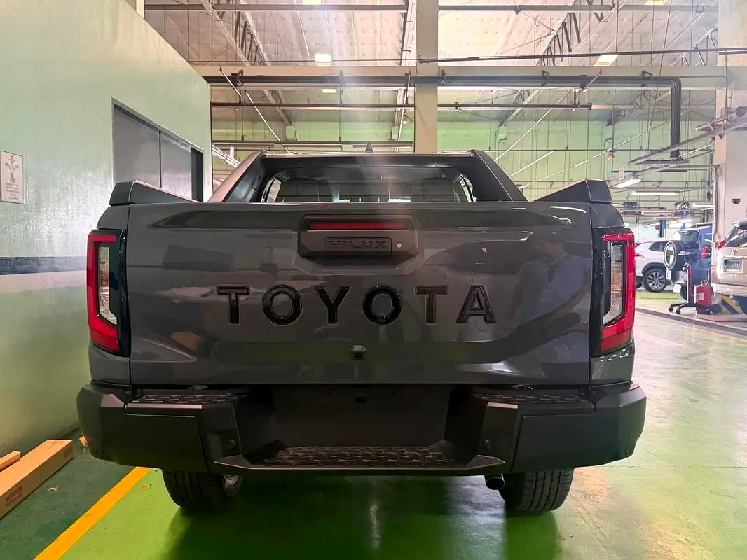 Toyota Hilux, 2026 — фото 3 из 10
