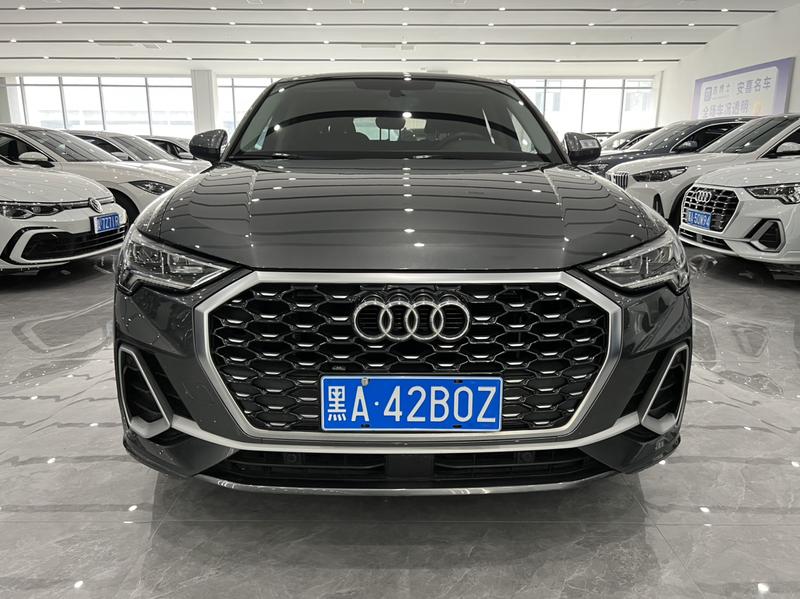 Audi Q3 Sportback, 2023 — фото 2 из 12