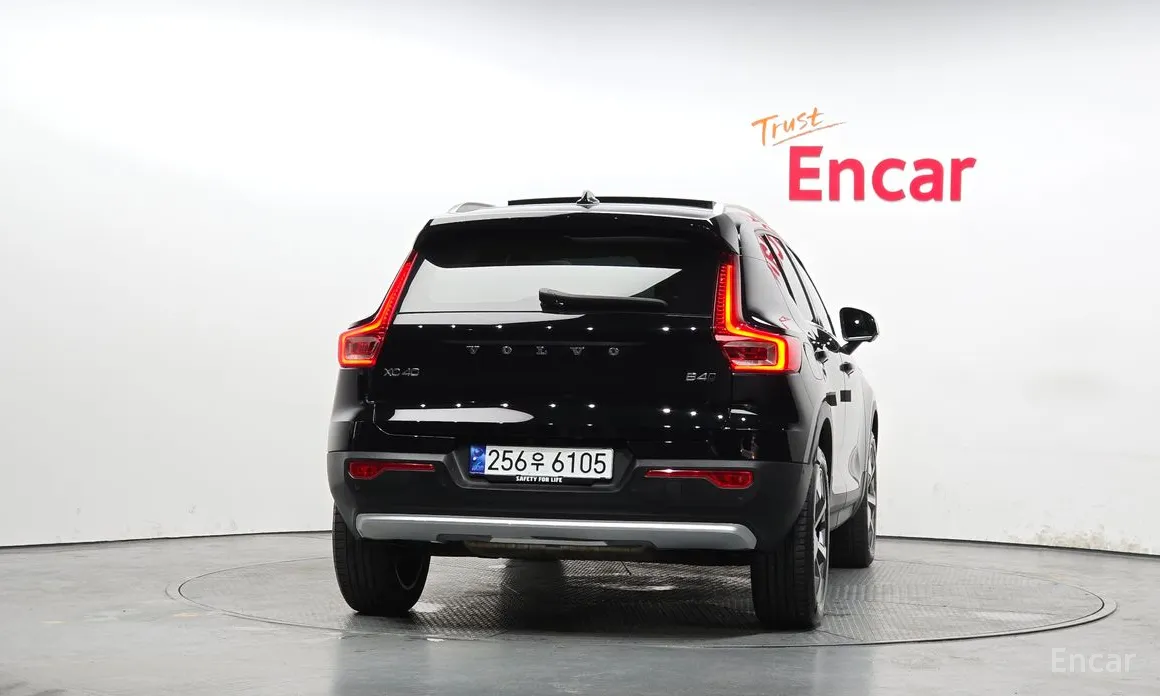 Volvo XC40, 2023 — фото 4 из 12