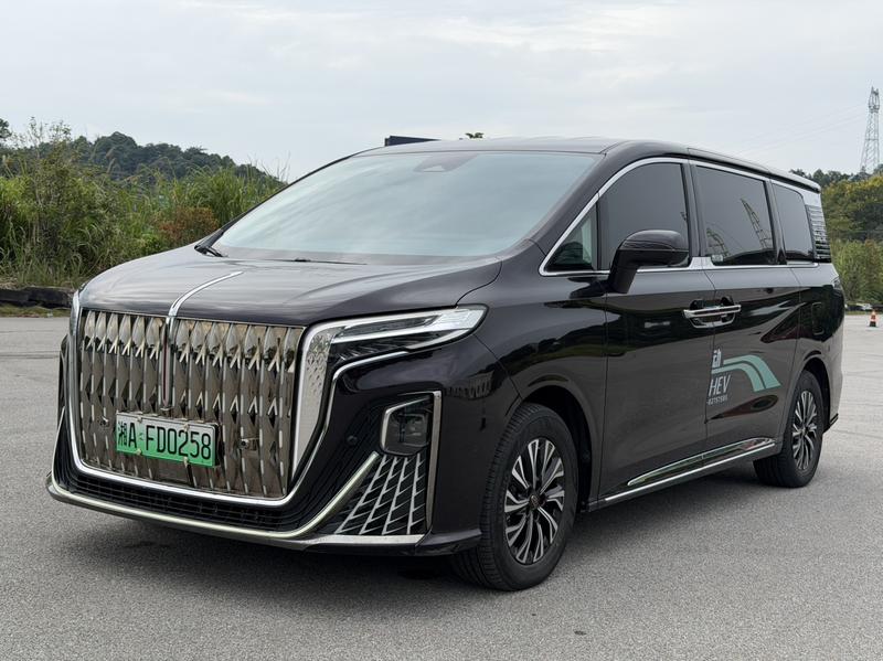 Hongqi HQ9 Hybrid, 2024 — купить в Ижевске под ключ