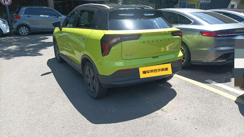 Geely Geometry E Firefly, 2022 — фото 4 из 9