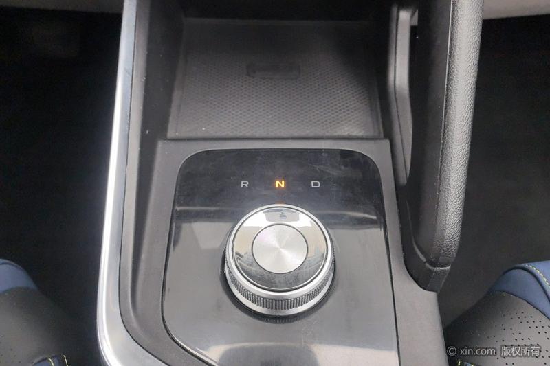 Geely Geometry EX3, 2022 — фото 9 из 12