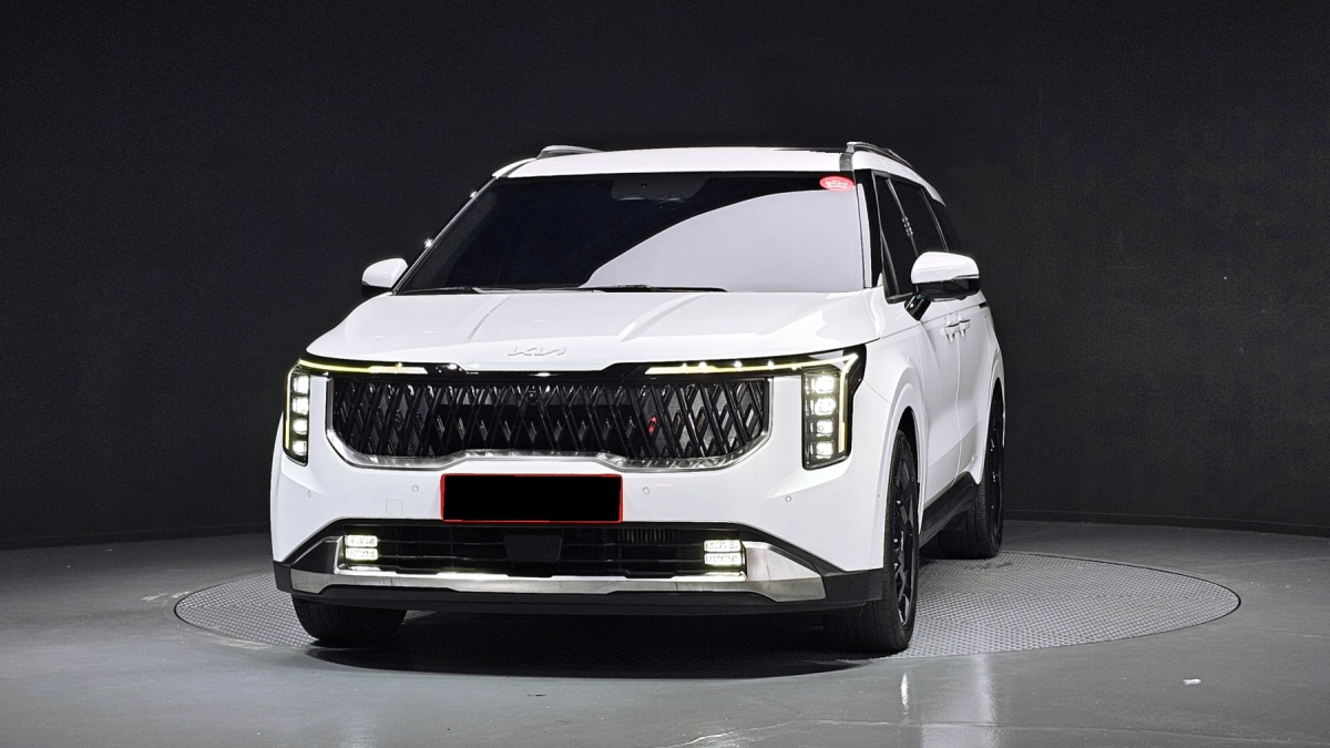 Kia Carnival, 2023 — фото 3 из 12