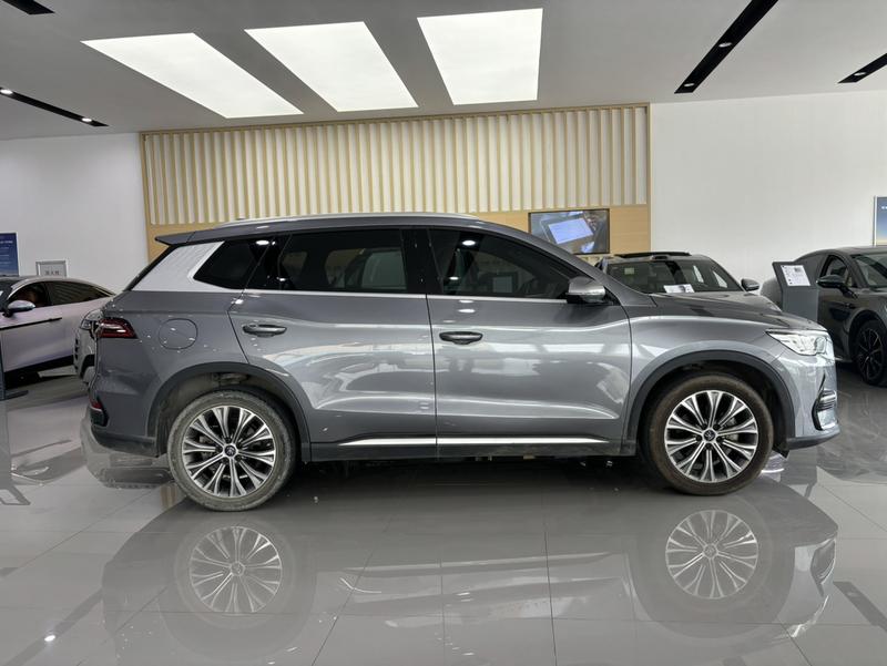 BYD Song Pro Hybrid, 2023 — фото 8 из 12