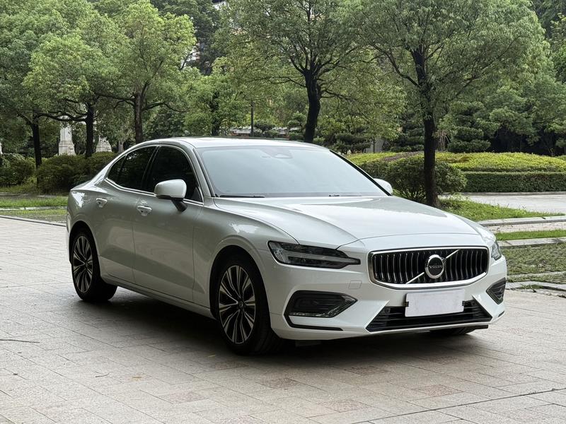 Volvo S60, 2024 — фото 3 из 11