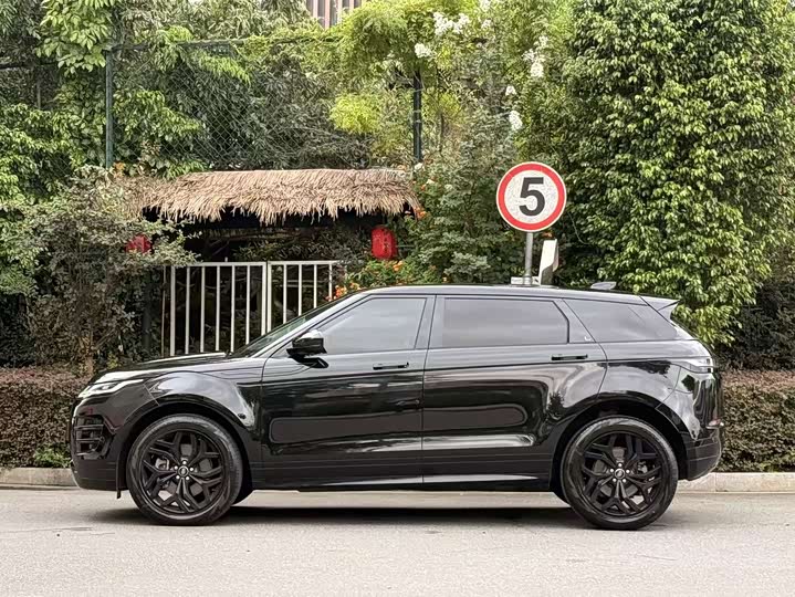 Land Rover Range Rover Evoque L, 2023 — фото 8 из 9